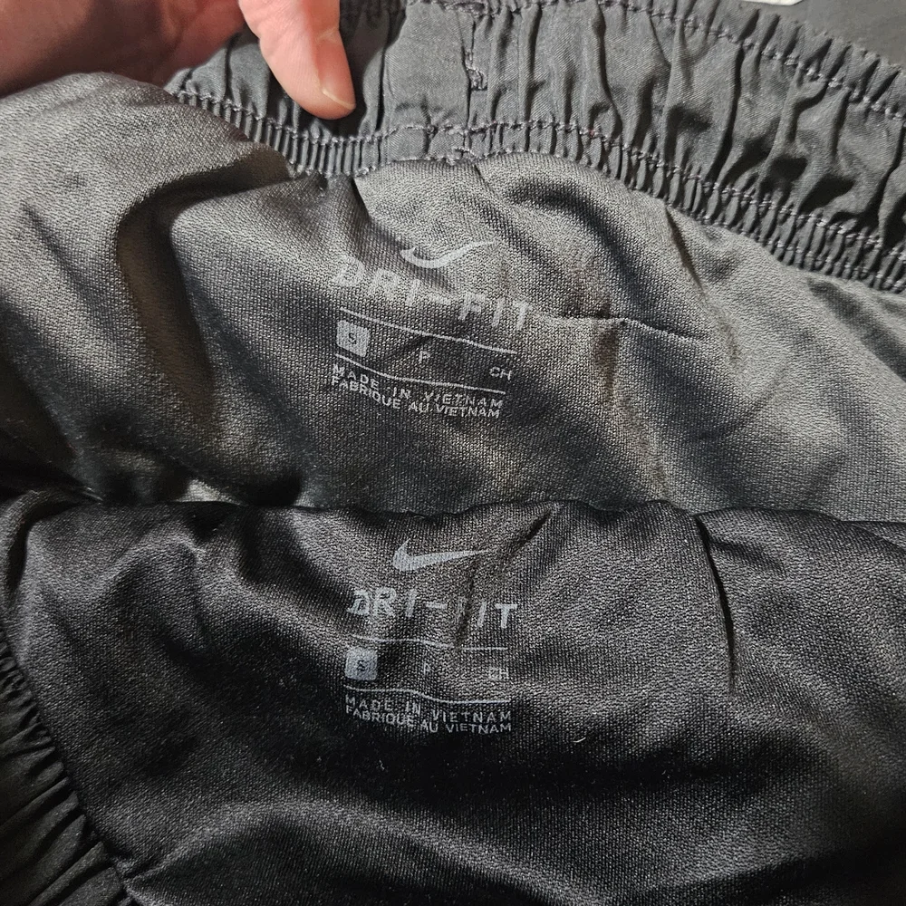 Nike Women's Black and Gray Shorts Set - Picture 4 of 4